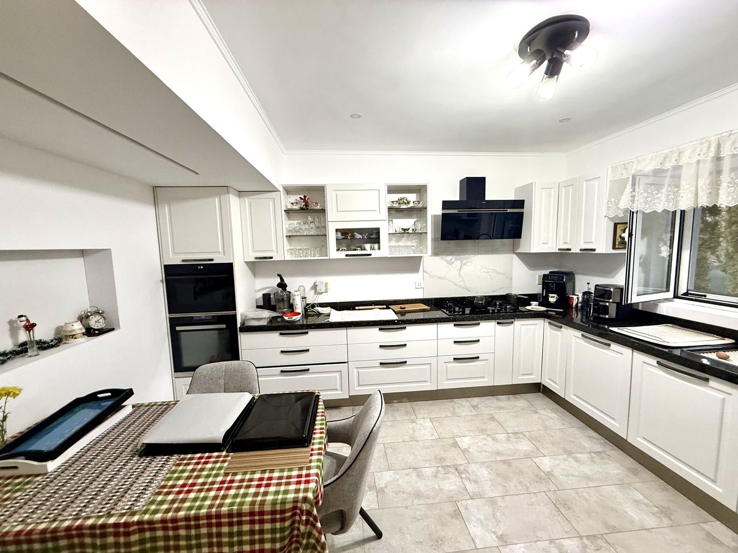 Vila în stil American - Total independentă energetic, garaj + terasă! - Poză 9