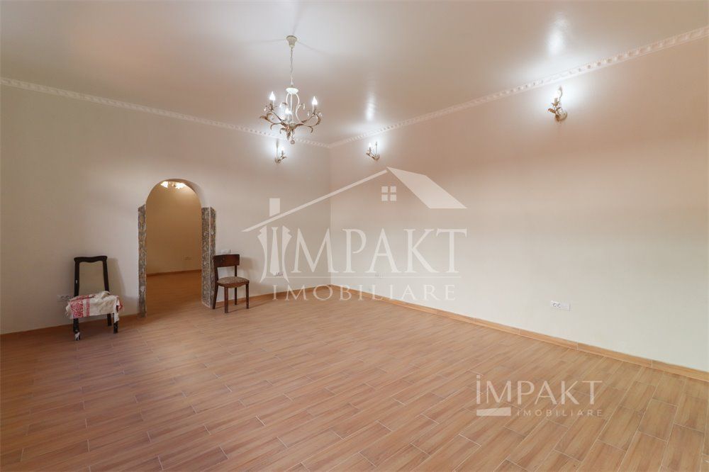 Spațiu comercial ultracentral, vad excelent, 7 încăperi - Poză 4