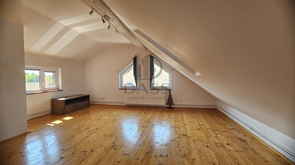 Apartament de inchiriat 6 camere 179 mp Etaj 2 + mansardă - Poză 24