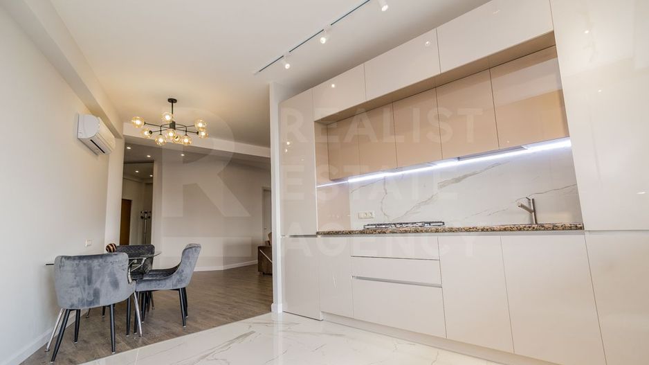 Chirie, apartament, 3 camere, str-la 31 August 1989, Centru - Poză 1