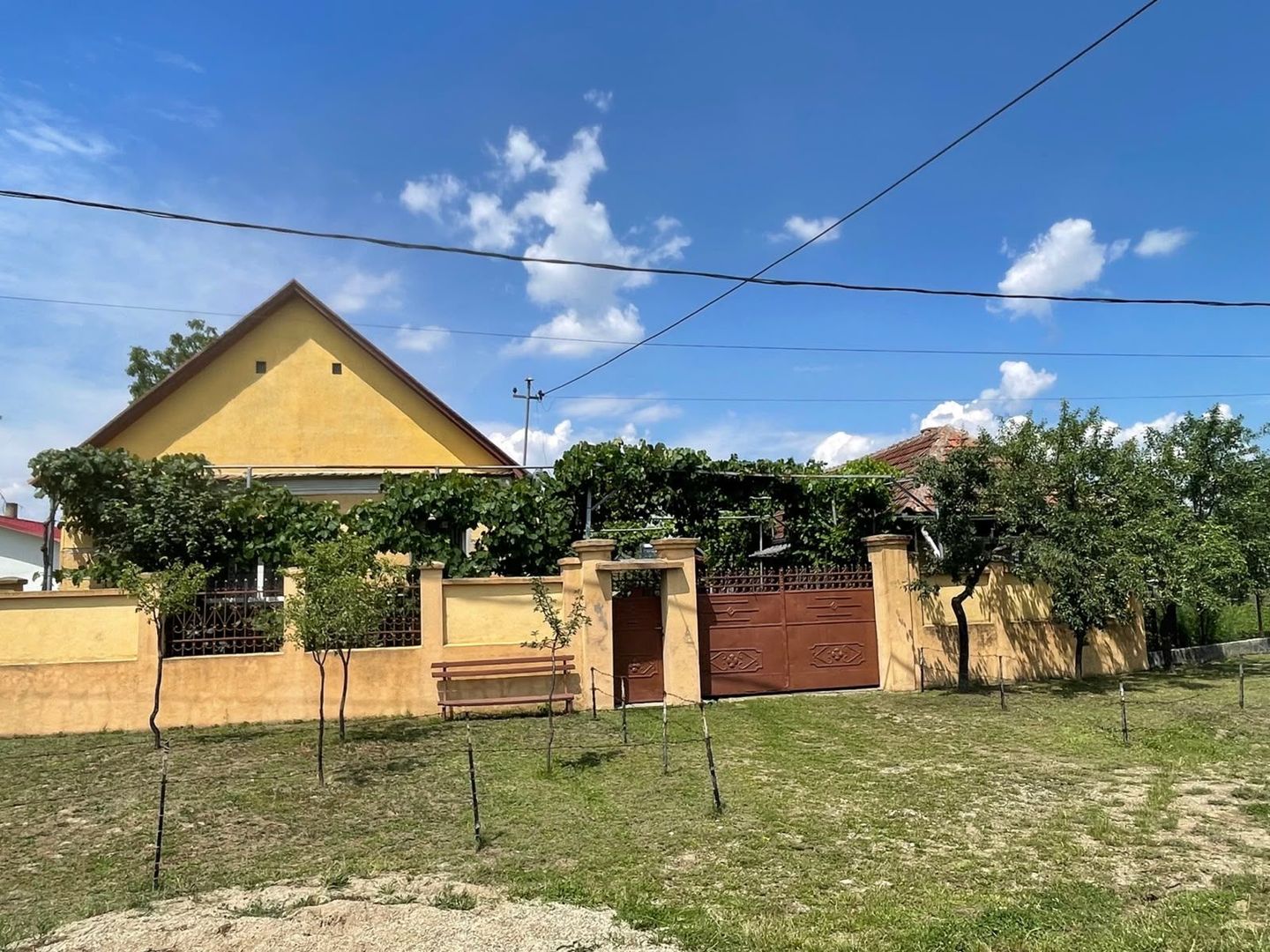 Oază de liniște aproape de Oradea | Casă renovată cu grădină și garaj - Poză 19