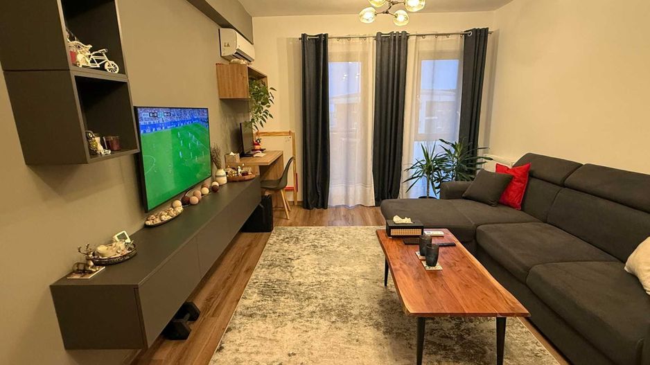 Apartament 2 camere. Decomandat. Loc de parcare. Bld. Metalurgiei. - Poză 2