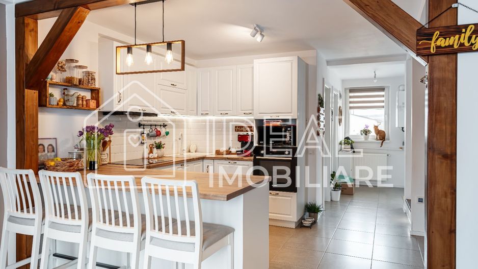 Casa Triplex cu 3 camere, Mobilat-Utilat, in Selimbar - Poză 1