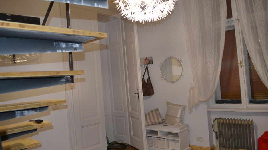 Studiou langa medicina cu scara interioara - Poză 5