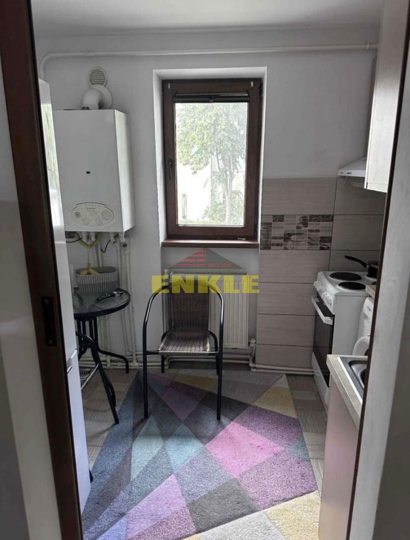 De vanzare apartament cu 2 camere, zona Scolii 7. - Poză 6