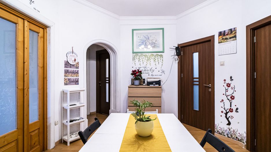 Cismigiu - Berthelot, 5 camere pe 2 nivele, centrala proprie, renovat - Poză 1