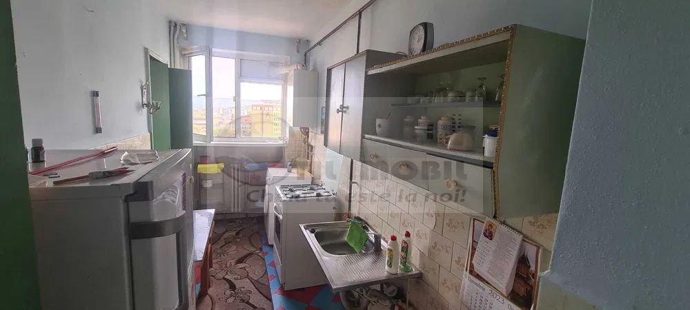 Apartament cu 2 camere decomandat - Podu Ros - Piata Nicolina ! - Poză 4