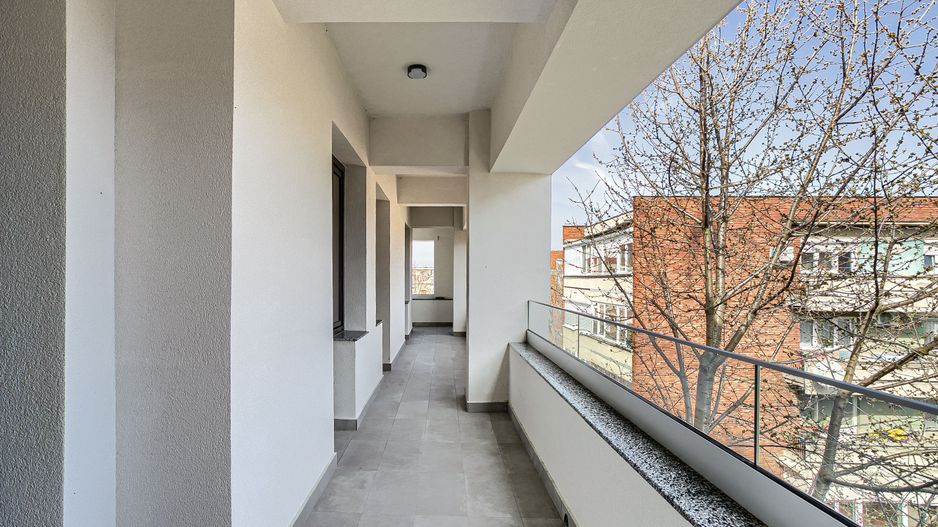 Spațiu modern de inchiriat destinat clinicilor sau companiilor - Poză 11