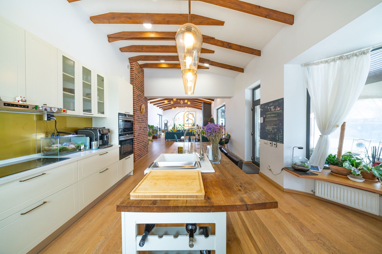 Resedinta spectaculoasa  – Vila exclusivista deschidere directa la lac - Poză 11