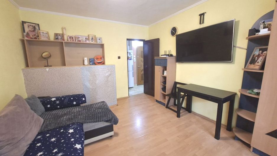Apartament de 2 camere et.1 zona Piață Razboeni - Poză 1