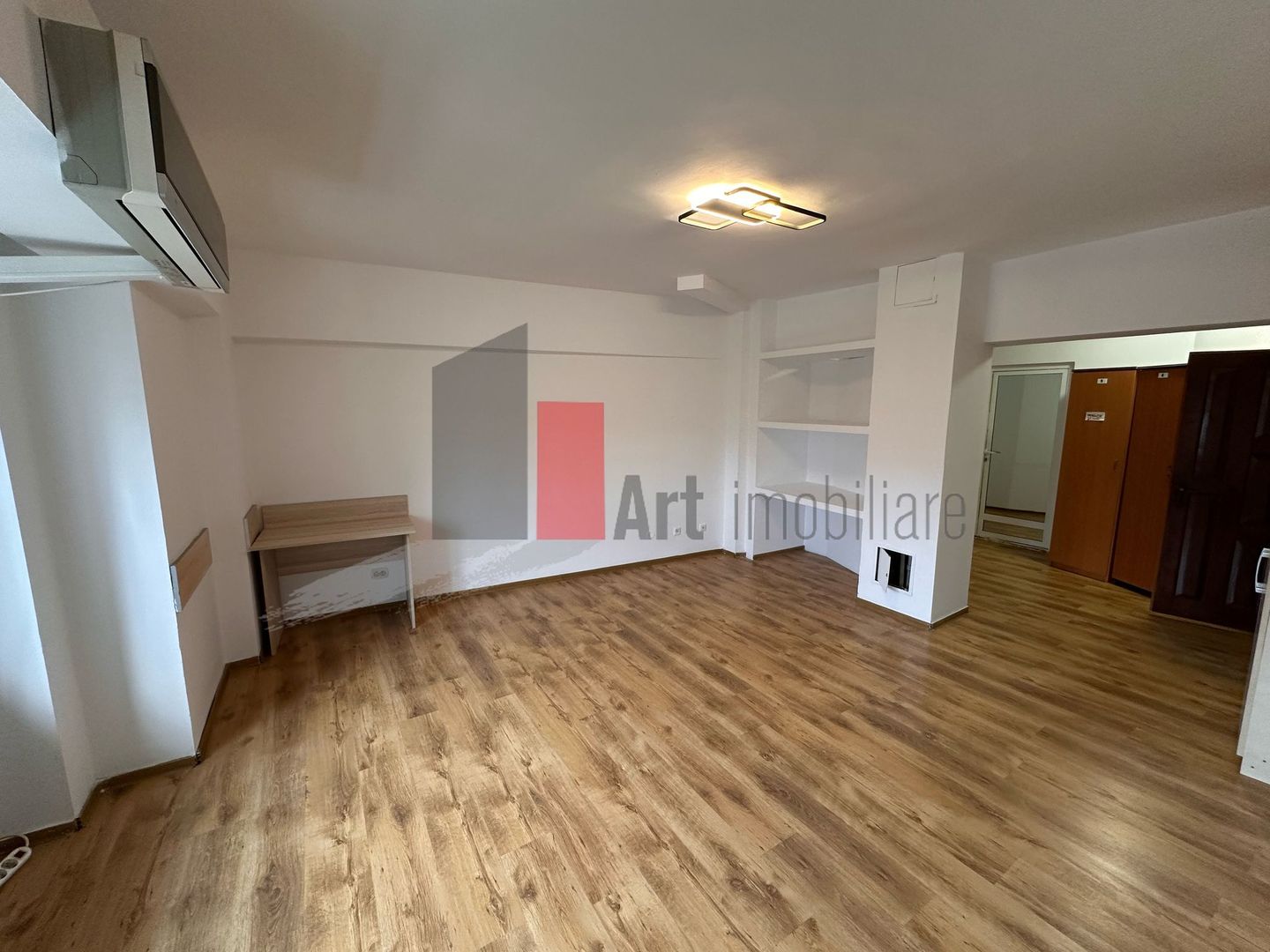 Spațiu birouri ultracentral 100 mp, balcon, mobilat parțial, Nerva Traian - Poză 6