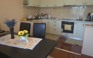 Casa langa Blue Sky cu panouri solare, garaj si terasa mare - Poză 3
