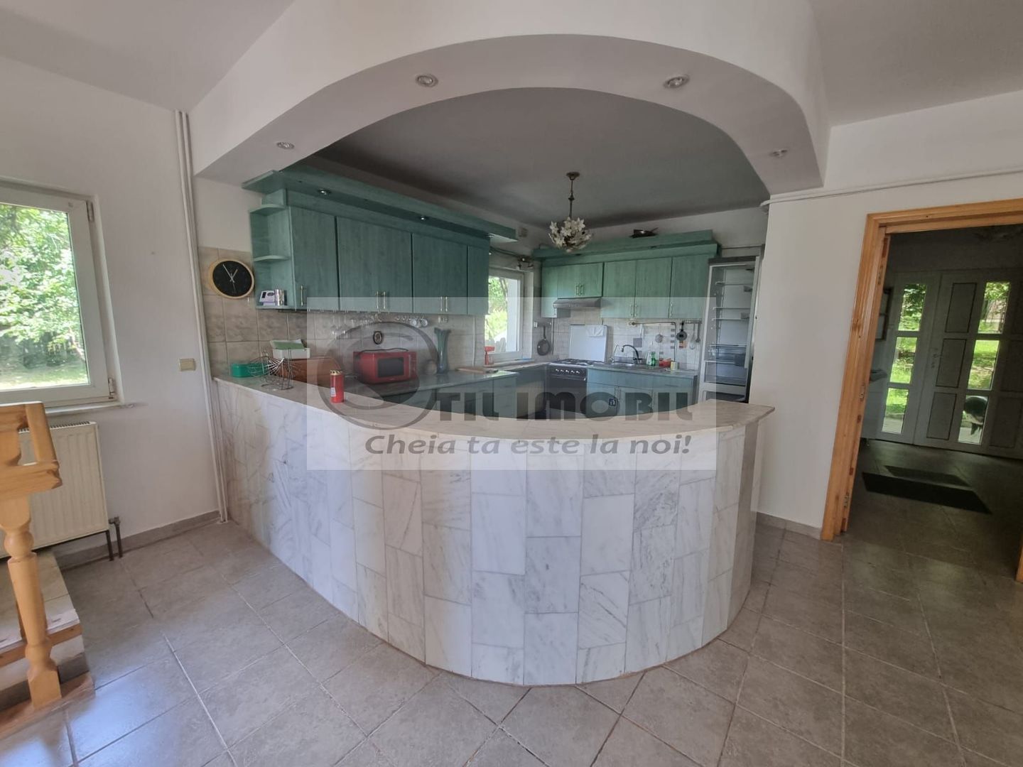 Casă pe trei niveluri, 264 mp utili + Foisor ,teren 2400 mp. - Poză 4