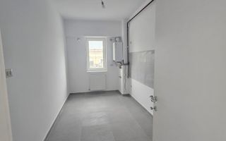 INTABULAT! MUTARE IMEDIATA! Apartament cu 2 camere decomandat Central - Poză 6
