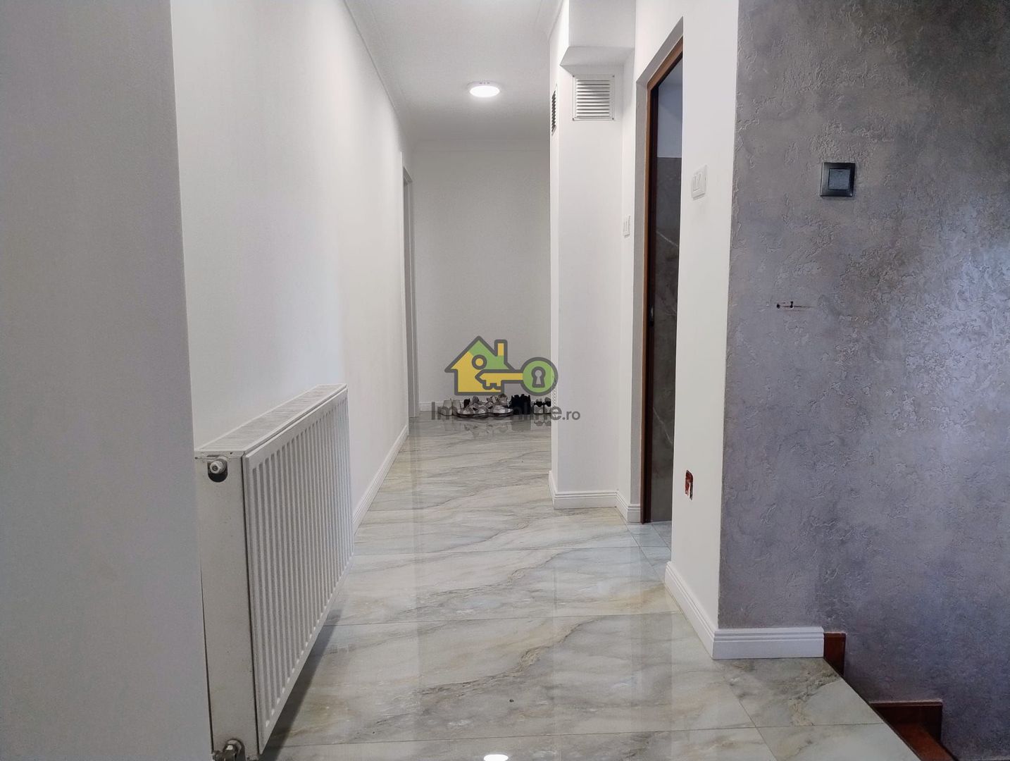 Vilă elegantă cu design luxos și grădină superb amenajată în Șag - Poză 22