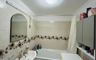 Apartament decomandat, cu 2 camere si 2 balcoane frantuzesti, etaj 2/3 - Poză 7