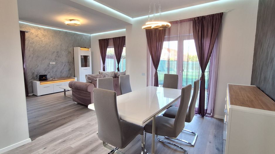 Duplex superb despartit prin garaj - Poză 1