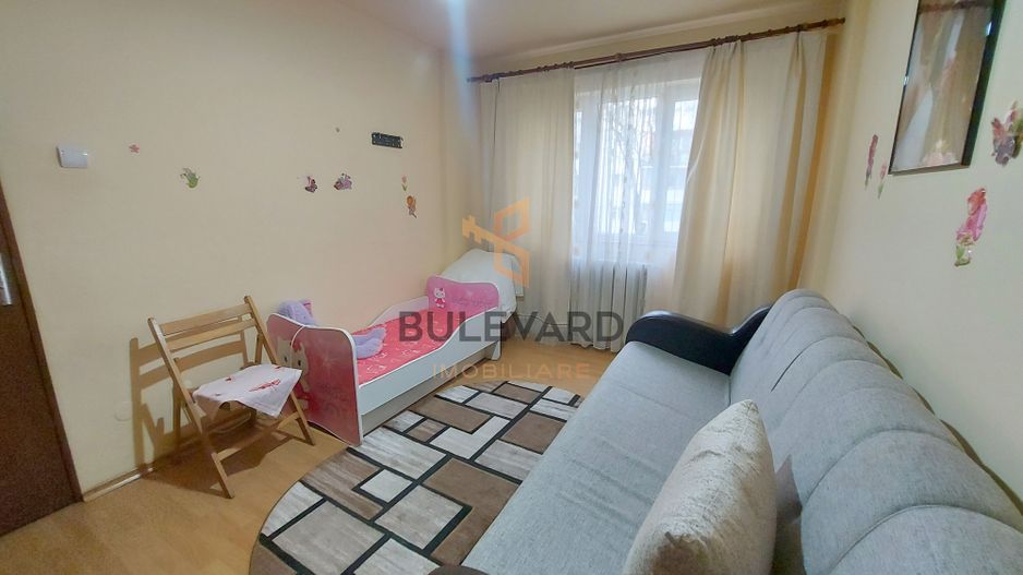 Apartament cu 3 camere decomandate, zona strazii Parang! - Poză 3
