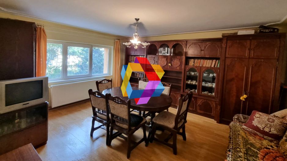 Apartament cu trei camere, zona Racadau 73 mp - Poză 1