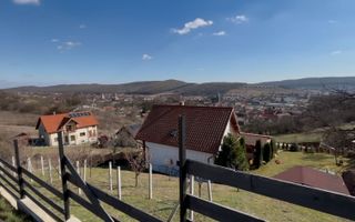 CASA CU 3 CAMERE PE UN NIVEL 110 mp ZONA CORUNCA - Poză 4