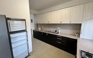 Casa cu 7 camere | 3 balcoane | Garaj | 220 mp + 80 mp curte | Cartier Panorama - Poză 7