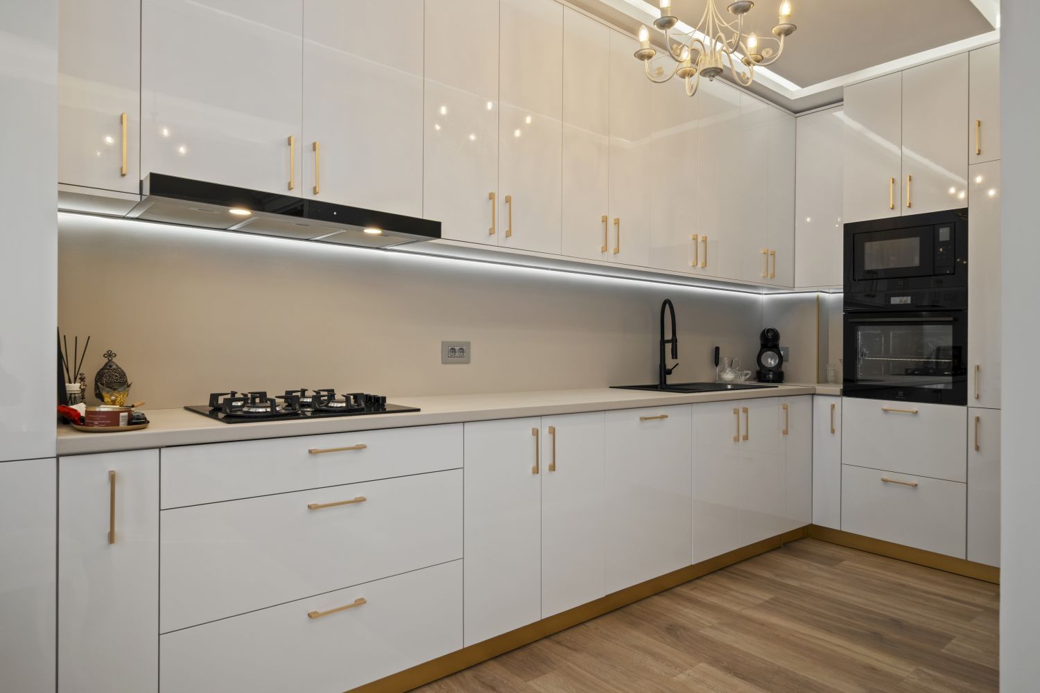 CASA COMPLET RENOVATA || 2 CAMERE|| 2 BAI || CENTRALA PROPRIE - Poză 6