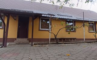 Casă spațioasă cu 4 camere , curte și teren generos în Mașloc - Poză 1