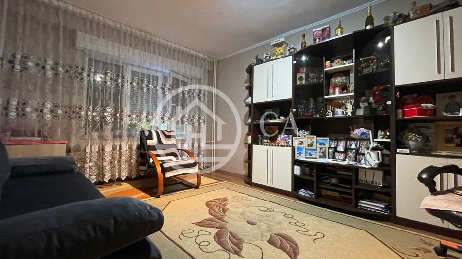 Apartament de vanzare cu 3 camere in Rogerius, Oradea - Poză 3