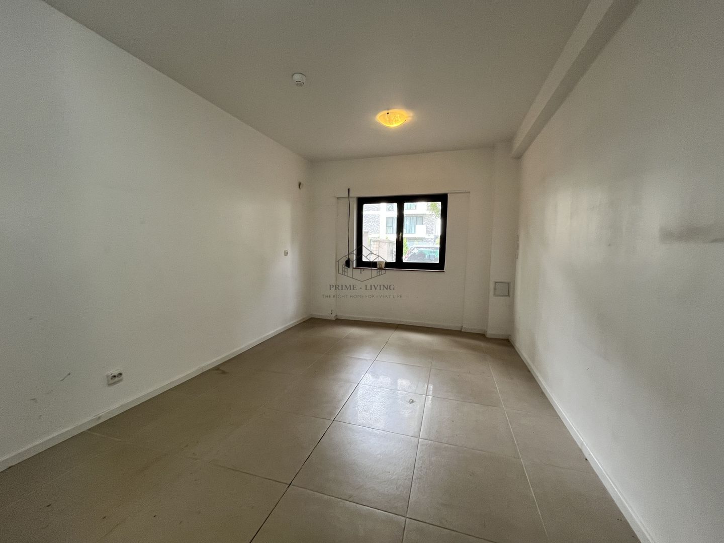 VILA CU 5 CAMERE LA INCHIRIERE PE MALUL LACULUI STRAULESTI - Poză 3