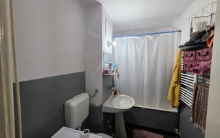 Apartament spațios cu 2 camere, și centrală proprie, Bucovina - Poză 8