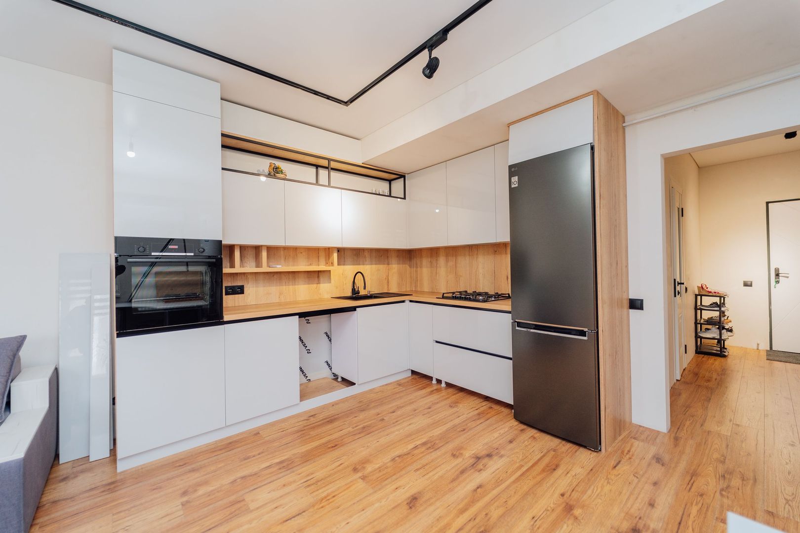 Se vinde apartament pe str. Dacia - Poză 3