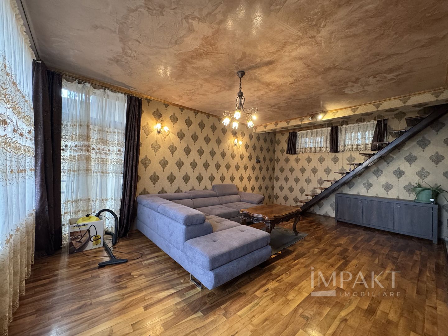apartament 3 camere 100 mp pe 2 etaje zona Horea central, de închiriat - Poză 1