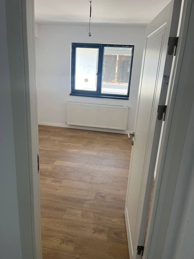 De vanzare casa vila moderna 4 camere Berceni - Poză 2