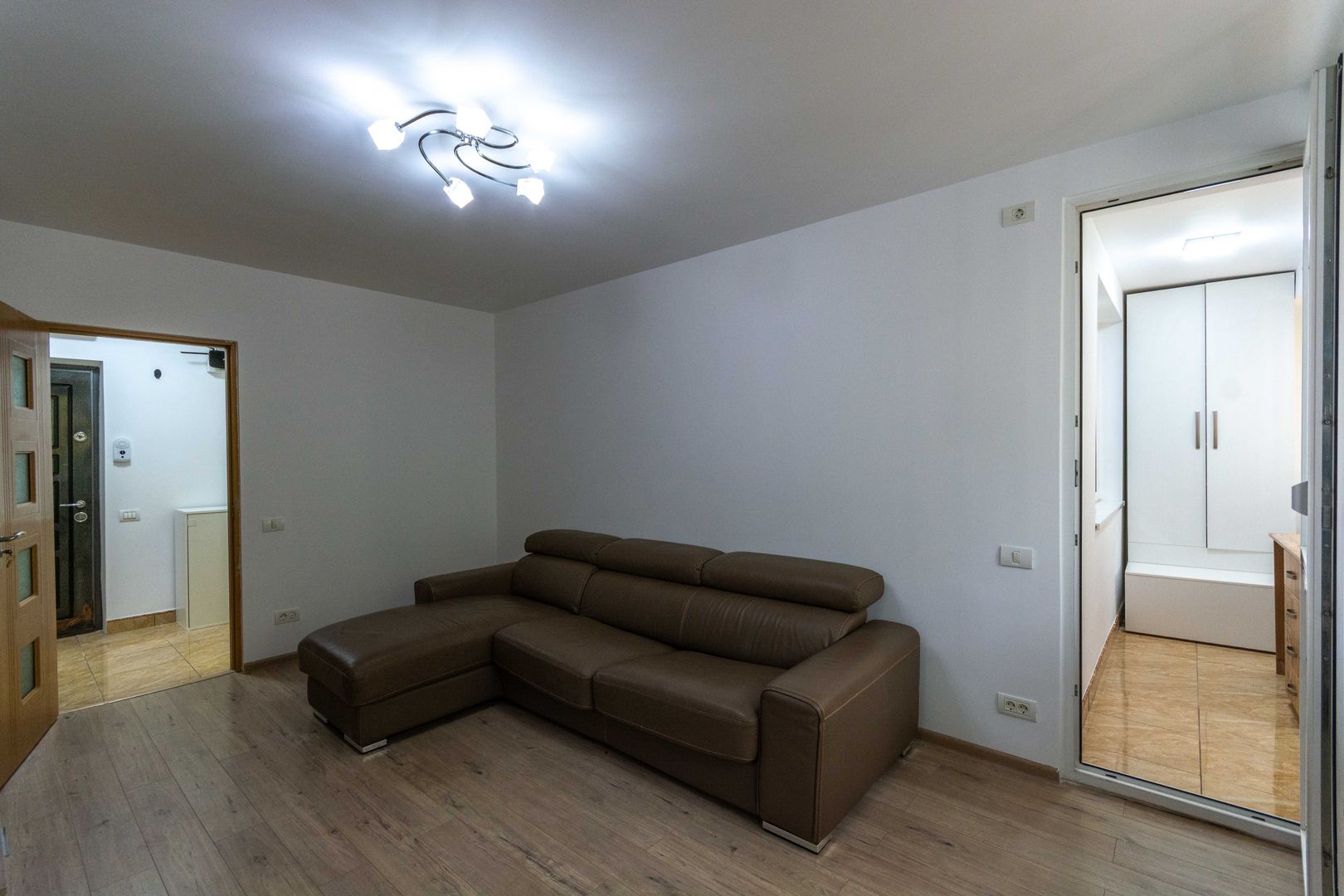 Titan - Prisaca Dornei nr. 6, Parcul Titanii,  2 camere cu loc de parc - Poză 2