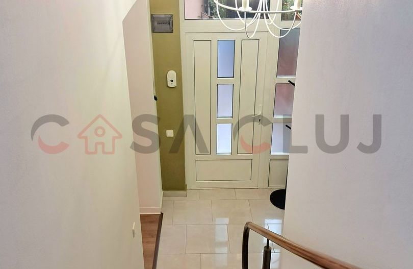 Apartament la  Curte Comuna, Terasa, Zona Centrală!! - Poză 11