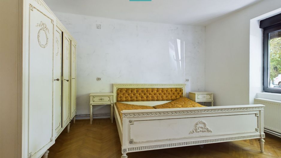 Casă 4 camere, zona centrală în Pâncota - Poză 2