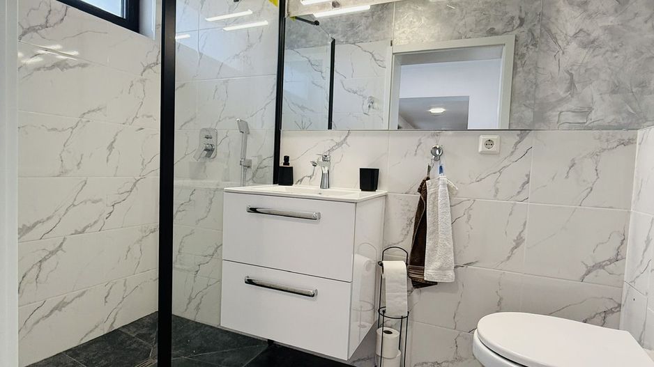 Giroc Central | Casă renovată complet | 4 camere | 2 bai - Poză 12