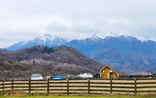 Rasnov -Glejarie 1000 mp front 42m posibilitate duplex sau 2 constructii