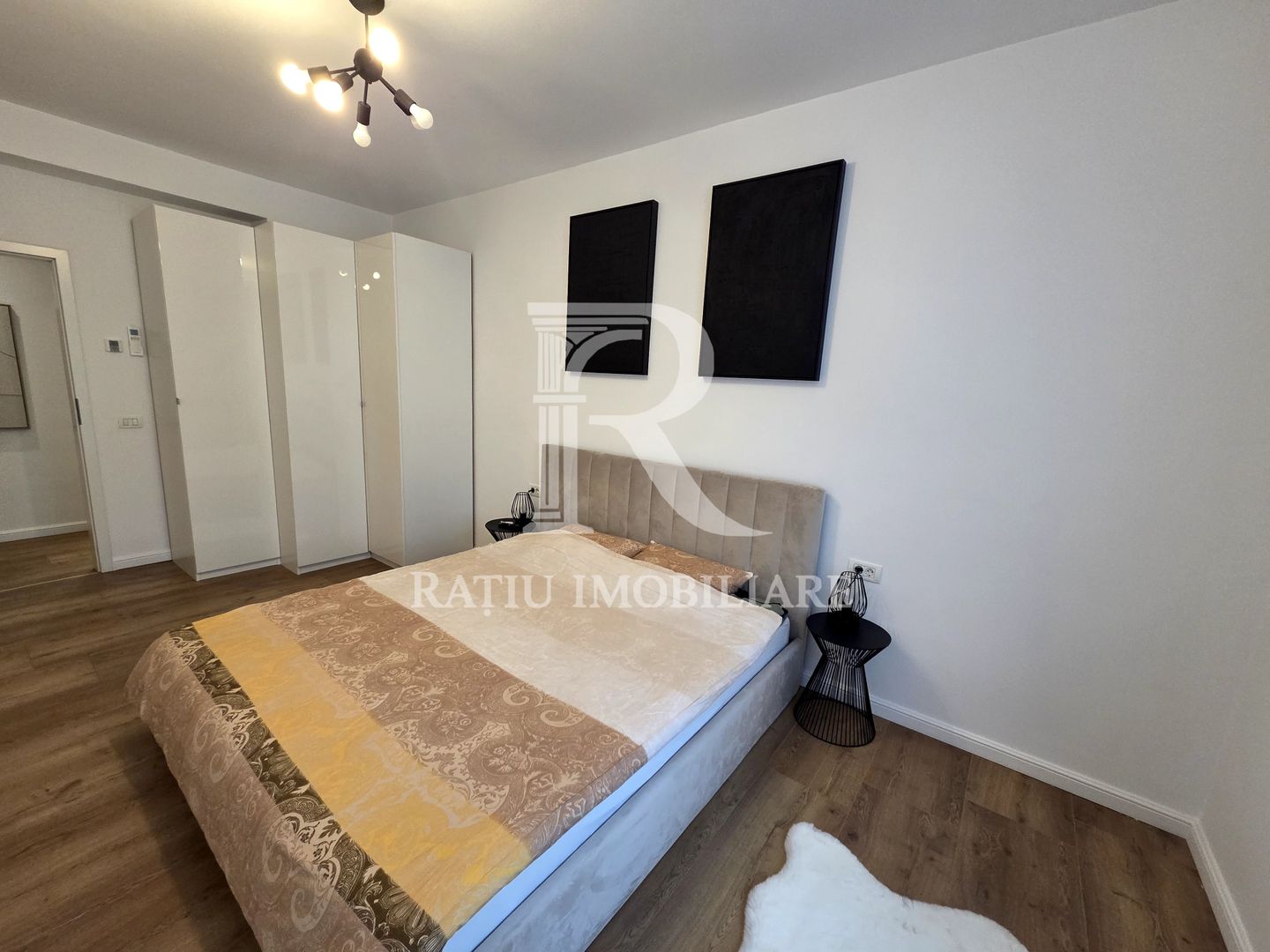 Apartament cu 3 camere | Etaj 1 | Ultracentral |  Oradea - Poză 9