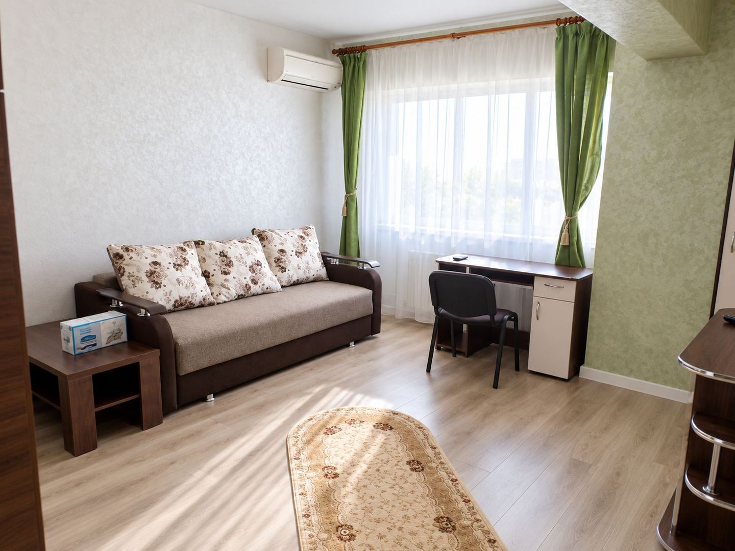 Apartament 1 camera dec 37 mp Conest Grand Residence Tudor V. 400 euro - Poză 2