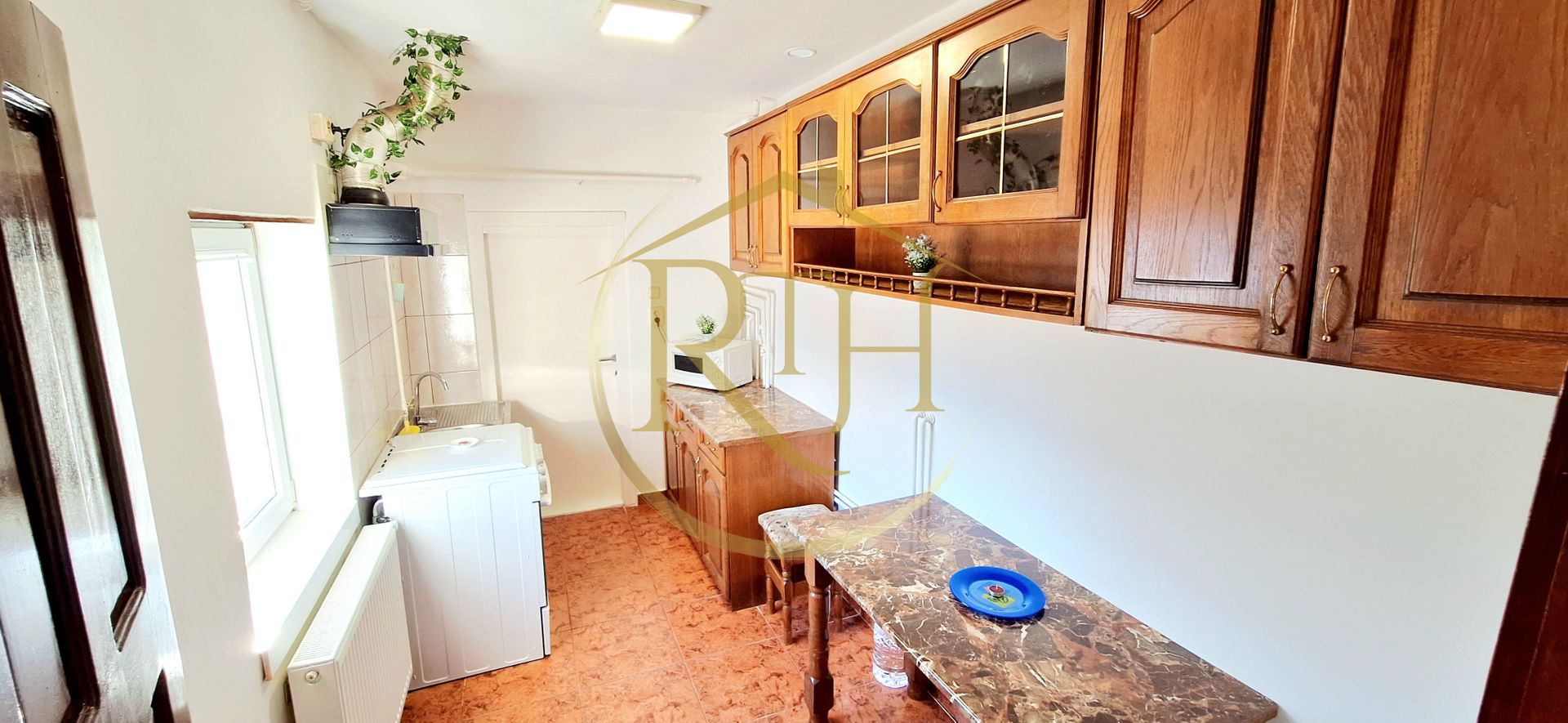 Oferim spre inchiriere casa spatioasa cu 2 camere, Zona Soarelui,cartier privat - Poză 10