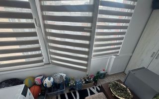 Apartament cu 3 camere, 70 mp, decomandat, garaj, Zona Fortuna - Poză 12