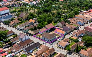 Casă spațioasă pentru familie mare. Curte generoasă, zonă accesibilă! - Poză 1