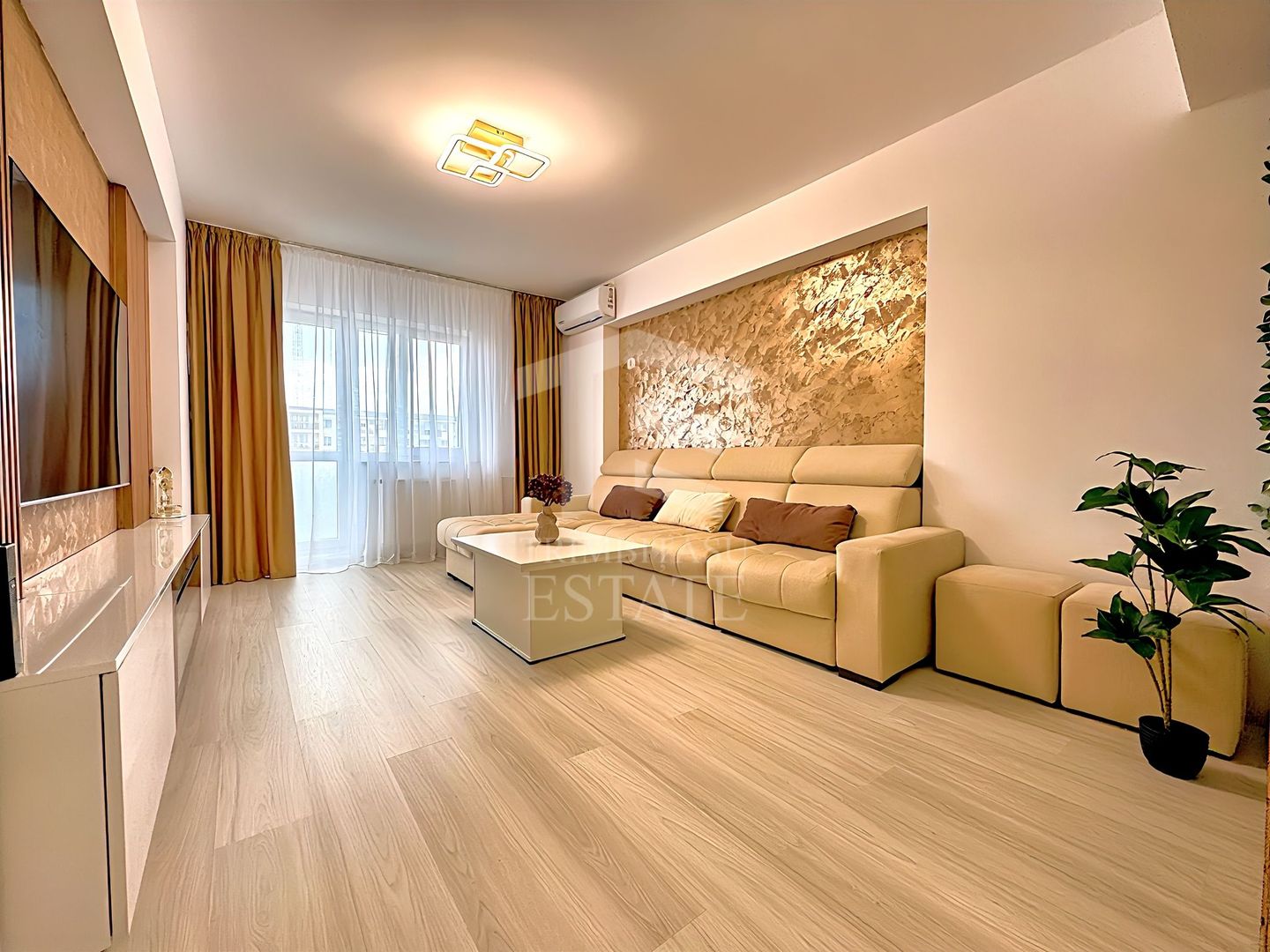 3 camere decomandat bucatarie inchisa 79mp Grand Arena parcare inclusa - Poză 9