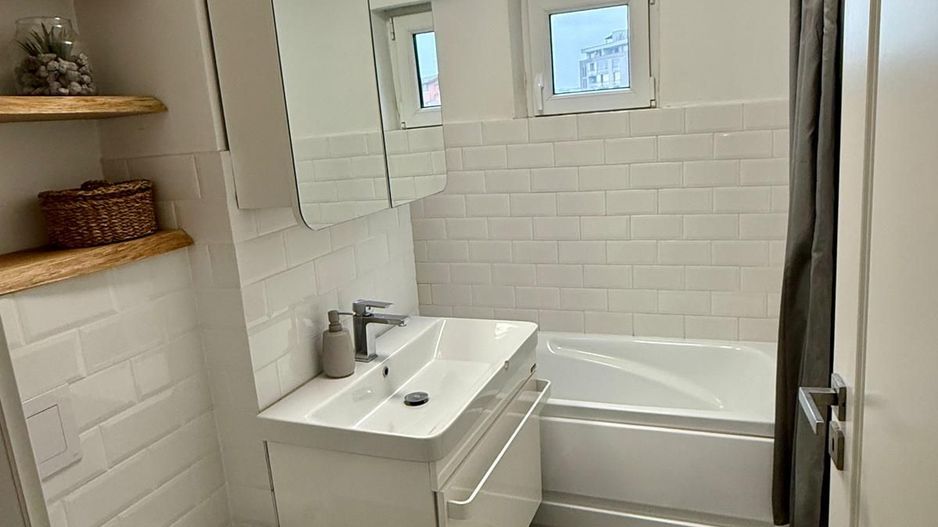 Vând apartament de lux 3 camere, decomandat, 72 mp, etaj 3/4 - Poză 10