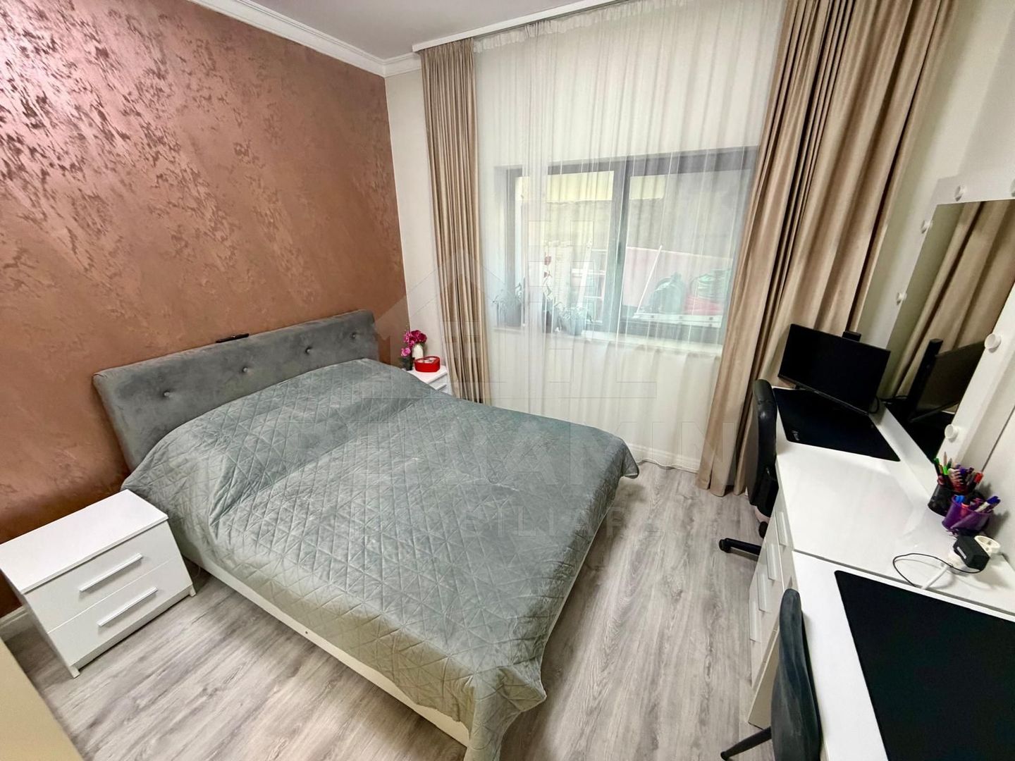 Apartament decomandat deosebit 3 camere 2 bai bloc 2020 cu parcare - Poză 7
