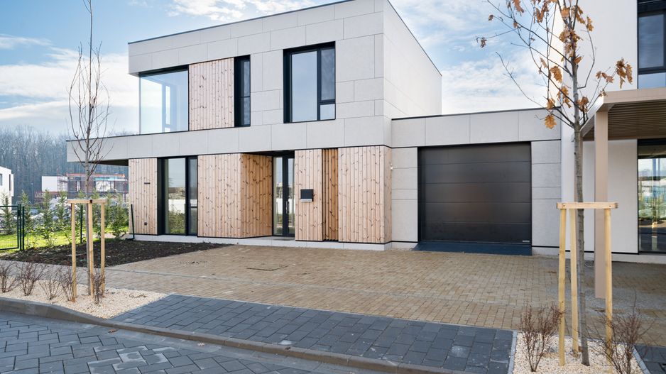 Vila tip UV10 mobilata partial in Amber Forest-prima inchiririere - Poză 1