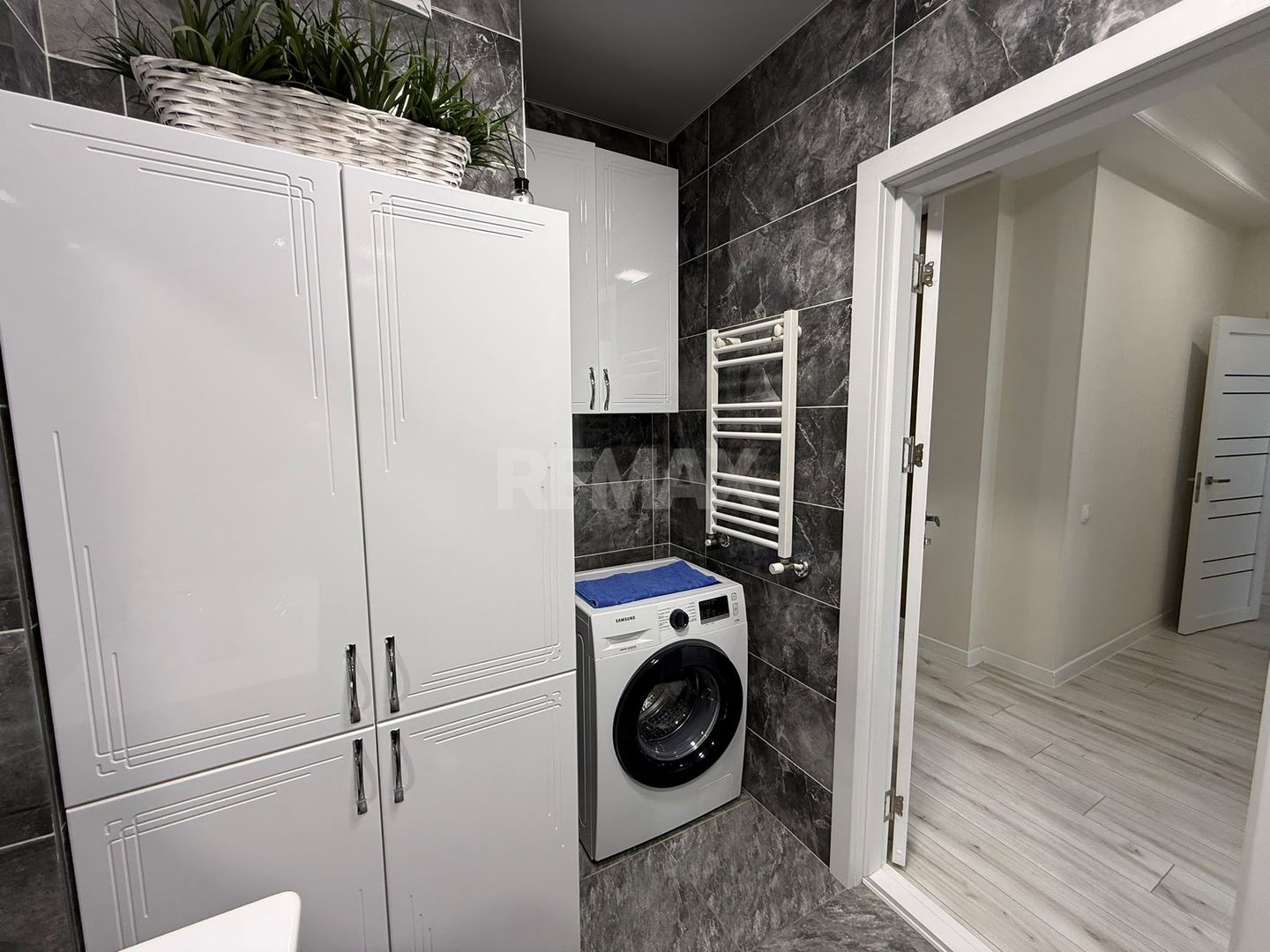 Apartament cu 2 dormitoare si living chiar in centrul Chișinăului - Poză 15