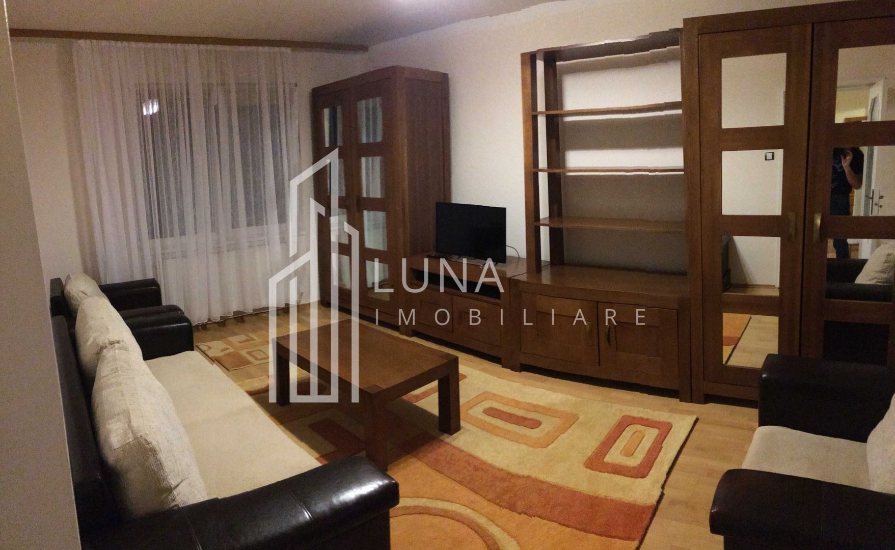 Închiriere apartament cu 3 camere - Poză 2