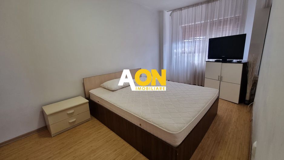 Apartament  3 Camere Zona Liceul Sportiv - Poză 1